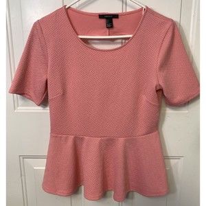 Forever 21 Pink Textured Top Peplum Hem and Heart Shaped Cutout in Back Sz L